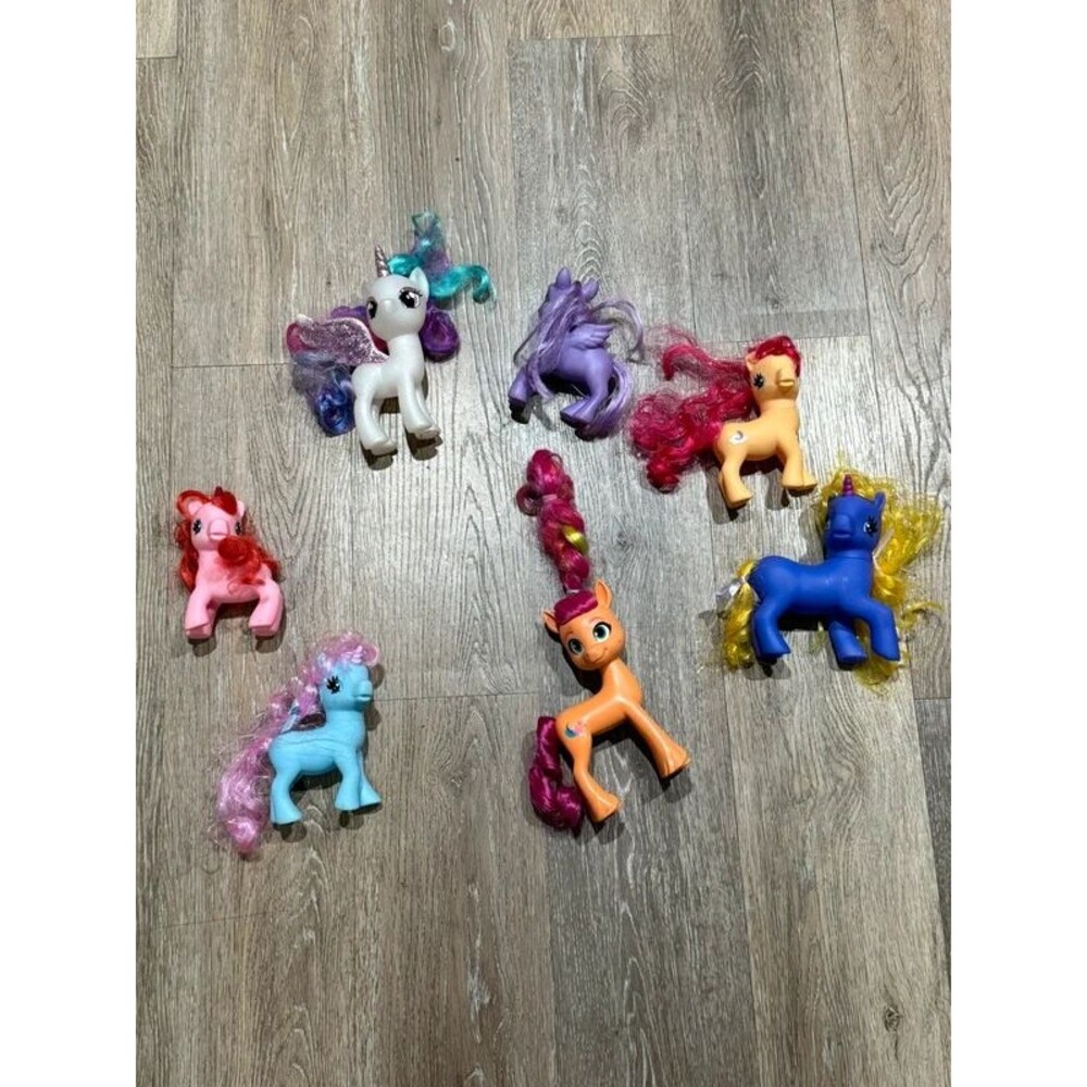 My Little Pony Lot 7 G4 G5 Sunny Starscout Pipp Petals Unicorn Figure Toys Bulk